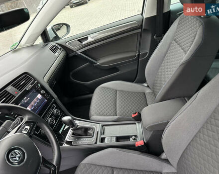 Серый Фольксваген Гольф, объемом двигателя 1.6 л и пробегом 148 тыс. км за 15500 $, фото 46 на Automoto.ua