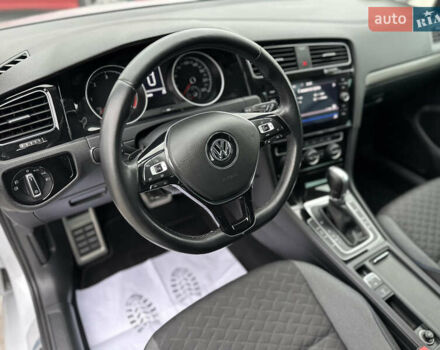 Серый Фольксваген Гольф, объемом двигателя 1.6 л и пробегом 148 тыс. км за 15500 $, фото 26 на Automoto.ua