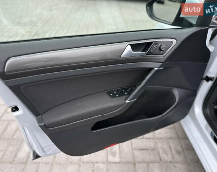 Серый Фольксваген Гольф, объемом двигателя 1.6 л и пробегом 148 тыс. км за 15500 $, фото 23 на Automoto.ua