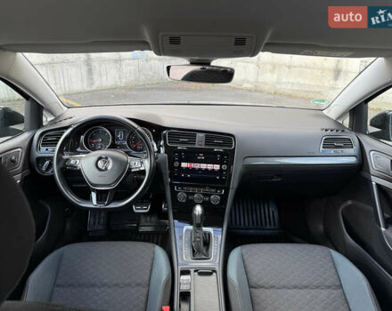 Сірий Фольксваген Гольф, об'ємом двигуна 2 л та пробігом 249 тис. км за 15999 $, фото 51 на Automoto.ua