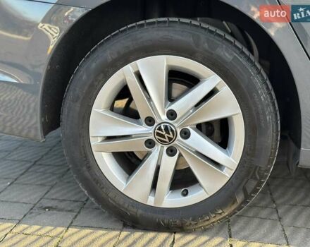 Серый Фольксваген Гольф, объемом двигателя 2 л и пробегом 215 тыс. км за 19300 $, фото 19 на Automoto.ua