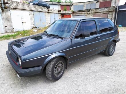 Серый Фольксваген Гольф, объемом двигателя 1.6 л и пробегом 300 тыс. км за 1600 $, фото 1 на Automoto.ua