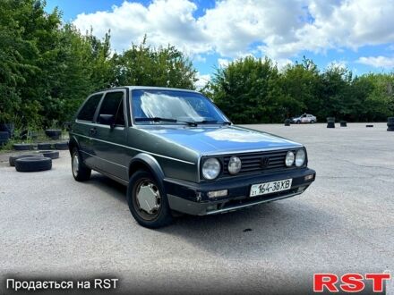 Серый Фольксваген Гольф, объемом двигателя 1.8 л и пробегом 350 тыс. км за 1000 $, фото 1 на Automoto.ua