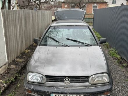 Серый Фольксваген Гольф, объемом двигателя 1.8 л и пробегом 152 тыс. км за 650 $, фото 1 на Automoto.ua