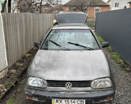 Серый Фольксваген Гольф, объемом двигателя 1.8 л и пробегом 152 тыс. км за 650 $, фото 1 на Automoto.ua