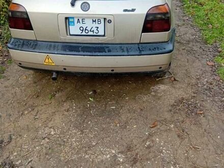 Серый Фольксваген Гольф, объемом двигателя 1.8 л и пробегом 200 тыс. км за 1700 $, фото 1 на Automoto.ua