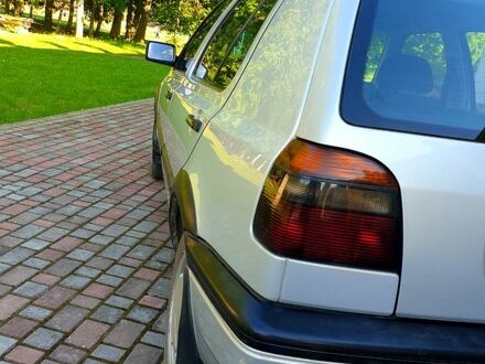Фольксваген Гольф 1996 у Ромнах на Automoto.ua Сірий Фольксваген Гольф, об'ємом двигуна 1.4 л та пробігом 0 тис. км за 2500 $, фото 1 на Automoto.ua