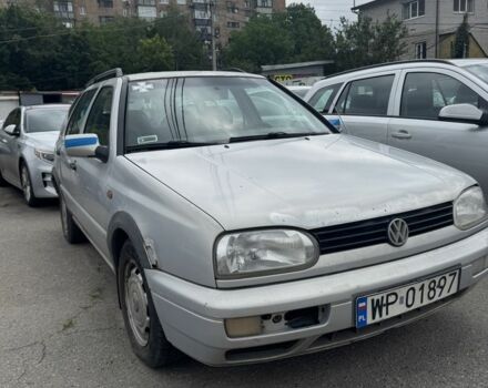 Серый Фольксваген Гольф, объемом двигателя 1.8 л и пробегом 300 тыс. км за 1500 $, фото 1 на Automoto.ua