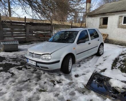 Серый Фольксваген Гольф, объемом двигателя 1.6 л и пробегом 260 тыс. км за 2000 $, фото 1 на Automoto.ua