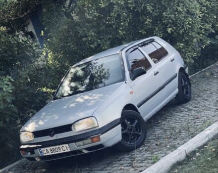 Серый Фольксваген Гольф, объемом двигателя 1.8 л и пробегом 350 тыс. км за 1499 $, фото 1 на Automoto.ua