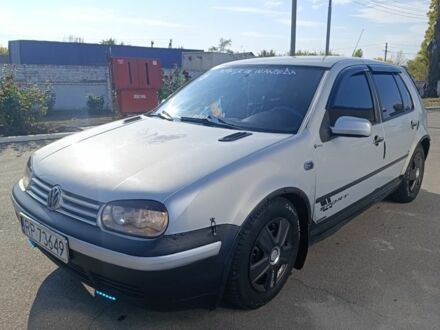 Фольксваген Гольф 1998 в Синельниковом на Automoto.ua Серый Фольксваген Гольф, объемом двигателя 1.6 л и пробегом 100 тыс. км за 1550 $, фото 1 на Automoto.ua