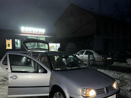 Серый Фольксваген Гольф, объемом двигателя 1.6 л и пробегом 320 тыс. км за 2999 $, фото 1 на Automoto.ua