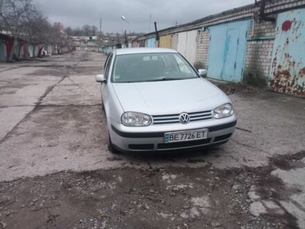 Серый Фольксваген Гольф, объемом двигателя 1.6 л и пробегом 300 тыс. км за 3400 $, фото 1 на Automoto.ua