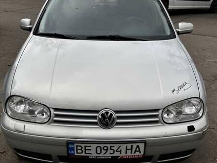 Серый Фольксваген Гольф, объемом двигателя 1.6 л и пробегом 213 тыс. км за 3600 $, фото 1 на Automoto.ua