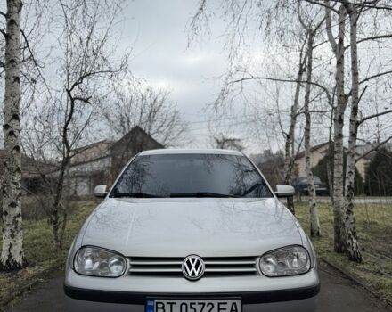 Серый Фольксваген Гольф, объемом двигателя 1.6 л и пробегом 236 тыс. км за 3600 $, фото 1 на Automoto.ua