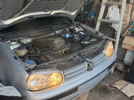 Серый Фольксваген Гольф, объемом двигателя 1.6 л и пробегом 234 тыс. км за 1500 $, фото 1 на Automoto.ua