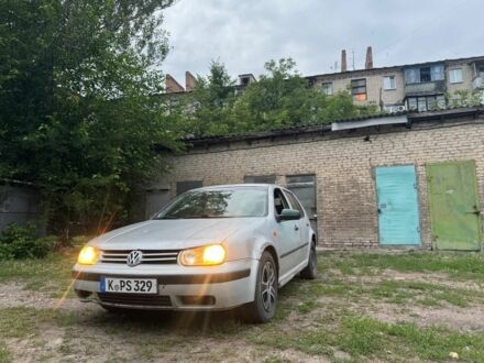 Фольксваген Гольф 2000 в Славянске на Automoto.ua Серый Фольксваген Гольф, объемом двигателя 0 л и пробегом 200 тыс. км за 1600 $, фото 1 на Automoto.ua