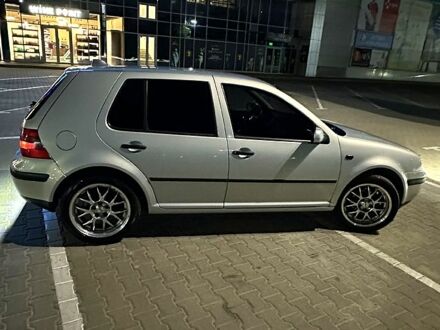 Серый Фольксваген Гольф, объемом двигателя 1.6 л и пробегом 307 тыс. км за 4800 $, фото 1 на Automoto.ua