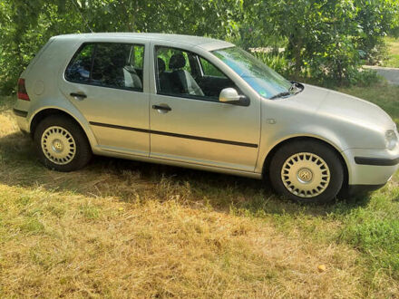 Сірий Фольксваген Гольф, об'ємом двигуна 1.6 л та пробігом 228 тис. км за 4200 $, фото 1 на Automoto.ua