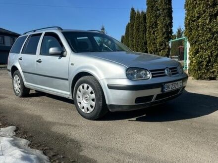 Серый Фольксваген Гольф, объемом двигателя 1.4 л и пробегом 350 тыс. км за 3000 $, фото 1 на Automoto.ua