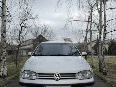 Серый Фольксваген Гольф, объемом двигателя 1.6 л и пробегом 236 тыс. км за 3600 $, фото 1 на Automoto.ua