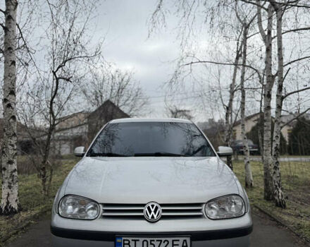 Серый Фольксваген Гольф, объемом двигателя 1.6 л и пробегом 236 тыс. км за 3600 $, фото 1 на Automoto.ua