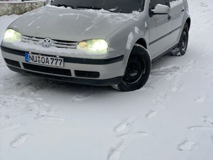 Серый Фольксваген Гольф, объемом двигателя 1.6 л и пробегом 350 тыс. км за 2000 $, фото 1 на Automoto.ua