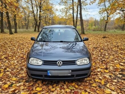 Сірий Фольксваген Гольф, об'ємом двигуна 1.6 л та пробігом 299 тис. км за 4300 $, фото 1 на Automoto.ua