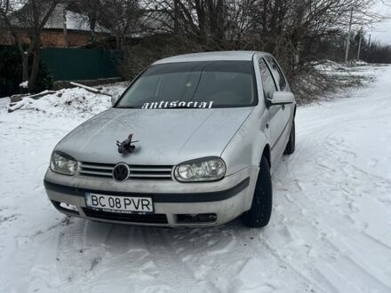 Серый Фольксваген Гольф, объемом двигателя 1.4 л и пробегом 300 тыс. км за 1800 $, фото 1 на Automoto.ua