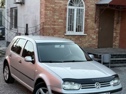 Серый Фольксваген Гольф, объемом двигателя 1.6 л и пробегом 242 тыс. км за 3600 $, фото 1 на Automoto.ua