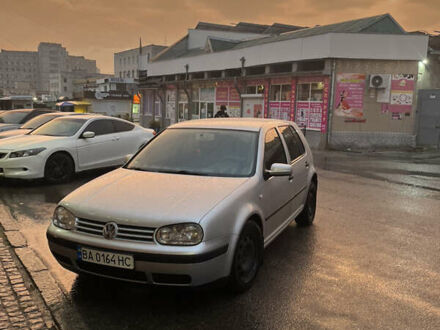 Серый Фольксваген Гольф, объемом двигателя 1.39 л и пробегом 250 тыс. км за 3999 $, фото 1 на Automoto.ua