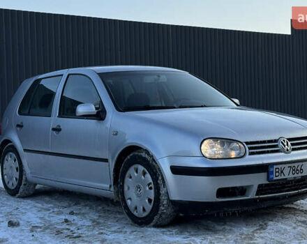 Серый Фольксваген Гольф, объемом двигателя 1.6 л и пробегом 328 тыс. км за 3800 $, фото 1 на Automoto.ua