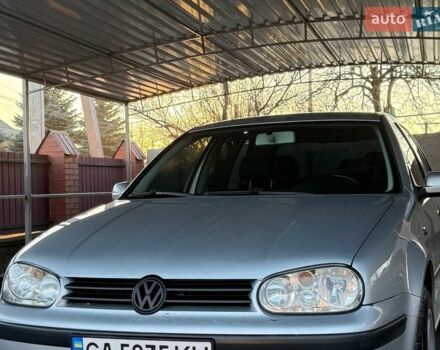 Серый Фольксваген Гольф, объемом двигателя 1.6 л и пробегом 260 тыс. км за 4500 $, фото 1 на Automoto.ua