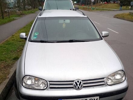 Серый Фольксваген Гольф, объемом двигателя 1.6 л и пробегом 235 тыс. км за 3500 $, фото 1 на Automoto.ua