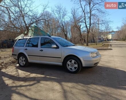 Серый Фольксваген Гольф, объемом двигателя 1.6 л и пробегом 264 тыс. км за 3600 $, фото 1 на Automoto.ua