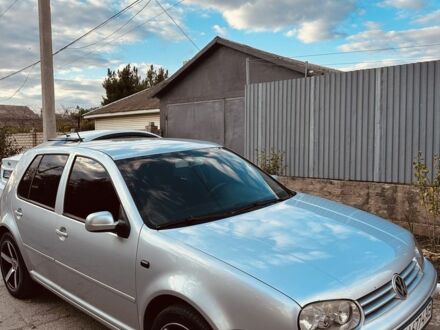 Серый Фольксваген Гольф, объемом двигателя 1.6 л и пробегом 300 тыс. км за 3900 $, фото 1 на Automoto.ua