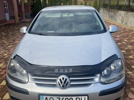 Фольксваген Гольф 2003 в Виноградове на Automoto.ua Серый Фольксваген Гольф, объемом двигателя 1.6 л и пробегом 280 тыс. км за 4300 $, фото 1 на Automoto.ua