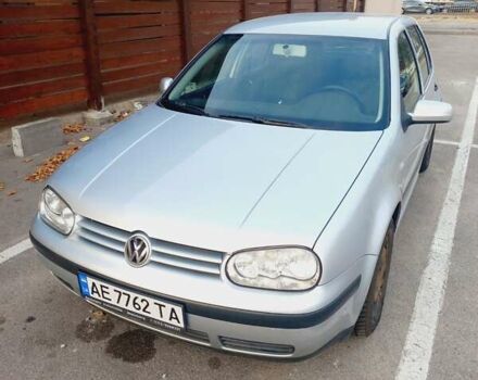 Серый Фольксваген Гольф, объемом двигателя 1.6 л и пробегом 220 тыс. км за 3600 $, фото 1 на Automoto.ua