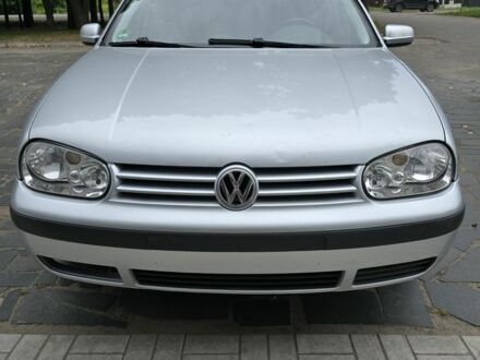 Фольксваген Гольф 2003 у Сумах на Automoto.ua Сірий Фольксваген Гольф, об'ємом двигуна 1.6 л та пробігом 293 тис. км за 5500 $, фото 1 на Automoto.ua