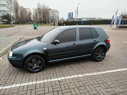 Серый Фольксваген Гольф, объемом двигателя 1.6 л и пробегом 204 тыс. км за 4900 $, фото 1 на Automoto.ua