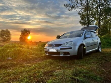 Фольксваген Гольф 2004 в Нежине на Automoto.ua Серый Фольксваген Гольф, объемом двигателя 1.4 л и пробегом 240 тыс. км за 5000 $, фото 1 на Automoto.ua