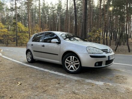 Серый Фольксваген Гольф, объемом двигателя 1.6 л и пробегом 260 тыс. км за 5500 $, фото 1 на Automoto.ua