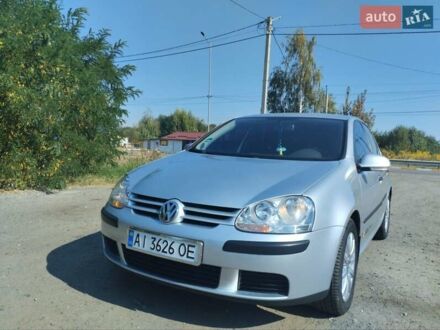 Фольксваген Гольф 2004 у Вышгороде на Automoto.ua Сірий Фольксваген Гольф, об'ємом двигуна 1.6 л та пробігом 234 тис. км за 6000 $, фото 1 на Automoto.ua