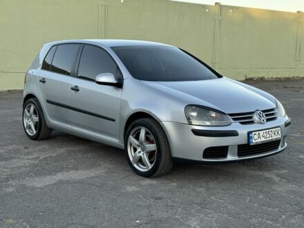 Серый Фольксваген Гольф, объемом двигателя 1.6 л и пробегом 290 тыс. км за 4999 $, фото 1 на Automoto.ua