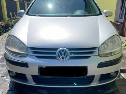 Фольксваген Гольф 2004 в Самборе на Automoto.ua Серый Фольксваген Гольф, объемом двигателя 0 л и пробегом 300 тыс. км за 4600 $, фото 1 на Automoto.ua