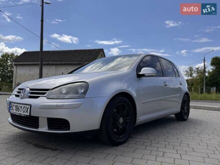 Фольксваген Гольф 2004 в Дрогобыче на Automoto.ua Серый Фольксваген Гольф, объемом двигателя 1.6 л и пробегом 160 тыс. км за 4900 $, фото 1 на Automoto.ua