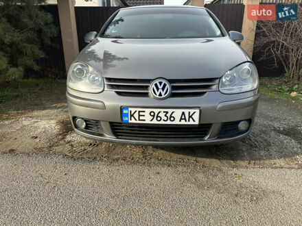 Серый Фольксваген Гольф, объемом двигателя 1.6 л и пробегом 263 тыс. км за 5600 $, фото 1 на Automoto.ua
