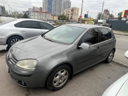 Фольксваген Гольф 2004 в Киеве на Automoto.ua Серый Фольксваген Гольф, объемом двигателя 1.6 л и пробегом 194 тыс. км за 4500 $, фото 1 на Automoto.ua
