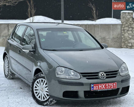 Серый Фольксваген Гольф, объемом двигателя 1.4 л и пробегом 251 тыс. км за 4999 $, фото 1 на Automoto.ua