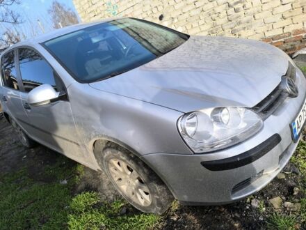 Серый Фольксваген Гольф, объемом двигателя 1.4 л и пробегом 200 тыс. км за 5500 $, фото 1 на Automoto.ua